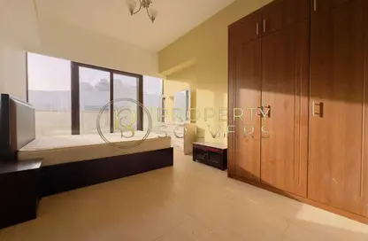 شقة - 2 غرف نوم - 3 حمامات للايجار في مساكن النخبة رقم 1 - مساكن النخبة الرياضية - مدينة دبي الرياضية - دبي