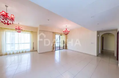 Empty Room image for: Apartment - 2 Bedrooms - 3 Bathrooms for sale in Rimal 2 - Rimal - Jumeirah Beach Residence - Dubai, Image 1