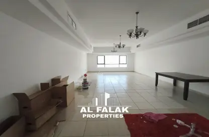 شقة - 3 غرف نوم - 4 حمامات للايجار في شارع التعاون - التعاون - الشارقة