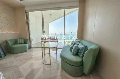 Living Room image for: Apartment - 1 Bathroom for sale in FIVE Palm Jumeirah - Palm Jumeirah - Dubai, Image 1