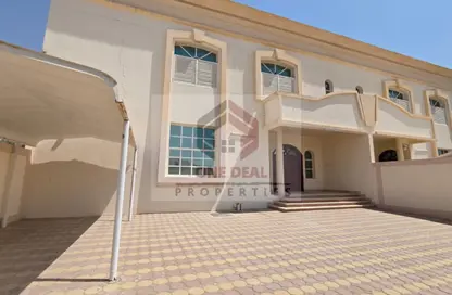 Villa - 4 Bedrooms - 5 Bathrooms for rent in Al Markhaniya - Al Ain