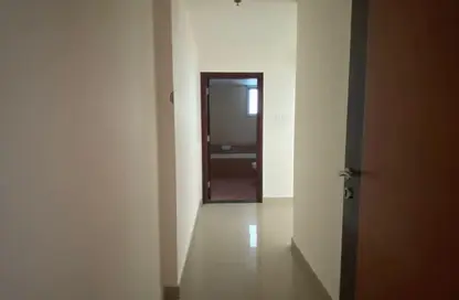 شقة - 2 غرف نوم - 3 حمامات للايجار في مساكن كورنيش عجمان - طريق كورنيش عجمان - عجمان