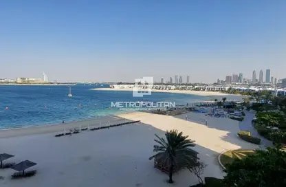 Apartment - 2 Bedrooms - 3 Bathrooms for rent in Al Msalli - Shoreline Apartments - Palm Jumeirah - Dubai