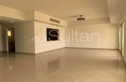Empty Room image for: Townhouse - 4 Bedrooms - 5 Bathrooms for sale in Bayti Townhouses - Al Hamra Village - Ras Al Khaimah, Image 1