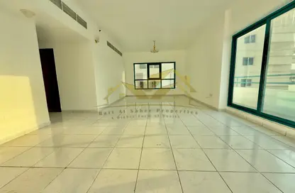 Apartment - 2 Bedrooms - 3 Bathrooms for rent in White Crown Building - Sheikh Zayed Road - Dubai