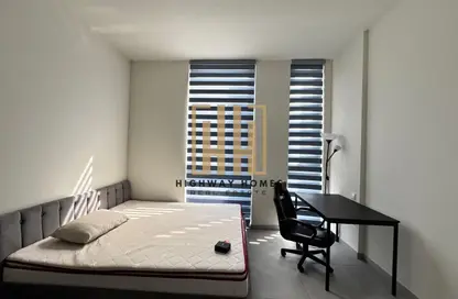 شقة - 1 حمام للايجار في إيست فييليدج - الجادة - الشارقة شقة - 1 حمام للايجار في إيست فييليدج - الجادة - الشارقة