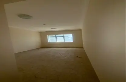 Apartment - 3 Bedrooms - 3 Bathrooms for rent in New Al Taawun Road - Al Taawun - Sharjah