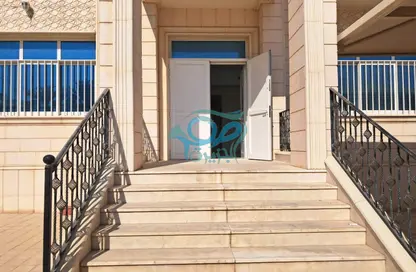 Villa - 6 Bedrooms - 7+ Bathrooms for rent in Al Karamah - Abu Dhabi