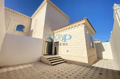 Villa - 4 Bedrooms - 5 Bathrooms for rent in Gafat Al Nayyar - Zakher - Al Ain
