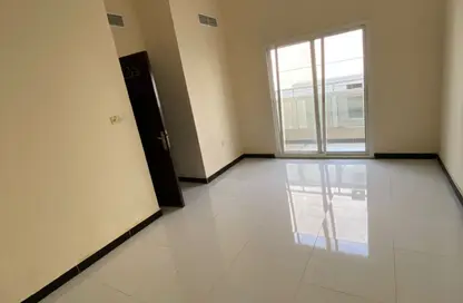 شقة - 2 غرف نوم - 2 حمامات للايجار في برج العامرة - العامرة - عجمان