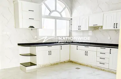 Villa - 5 Bedrooms - 6 Bathrooms for rent in Madinat Al Riyad - Abu Dhabi