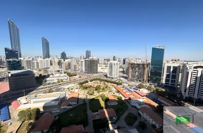 Apartment - 2 Bedrooms - 3 Bathrooms for rent in Wave tower - Corniche Road - Abu Dhabi