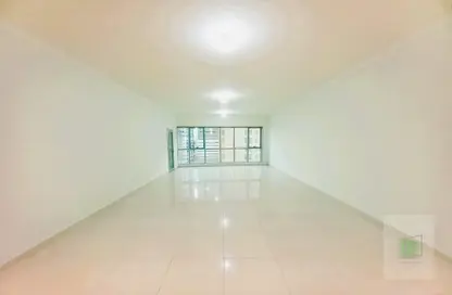 Apartment - 3 Bedrooms - 4 Bathrooms for rent in Al Ahlia tower - Al Khalidiya - Abu Dhabi