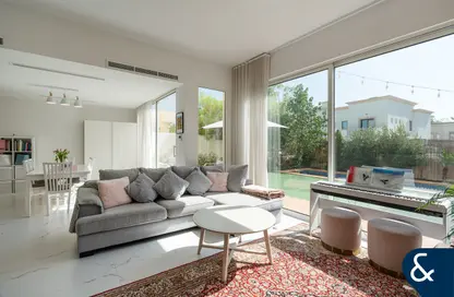 Villa - 4 Bedrooms - 6 Bathrooms for sale in Springs 3 - The Springs - Dubai