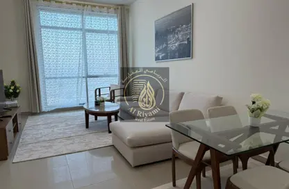 شقة - غرفة نوم - 2 حمامات للايجار في مساكن كورنيش عجمان - طريق كورنيش عجمان - عجمان
