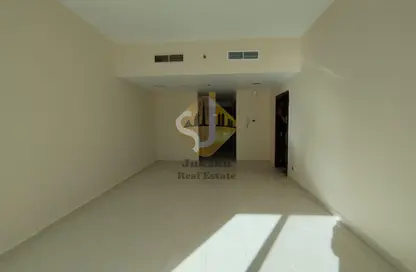 Apartment - 1 Bedroom - 2 Bathrooms for rent in Al Muraqqabat - Deira - Dubai