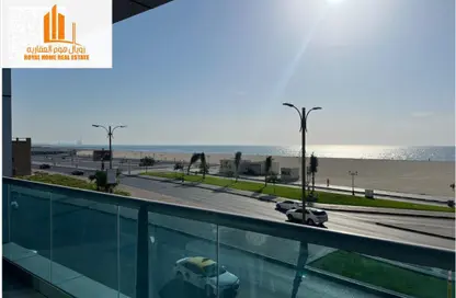 شقة - غرفة نوم - 2 حمامات للبيع في برج الكورنيش - طريق كورنيش عجمان - عجمان