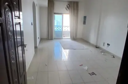 Apartment - 1 Bedroom - 2 Bathrooms for rent in Queen Tower - Al Qasba - Sharjah