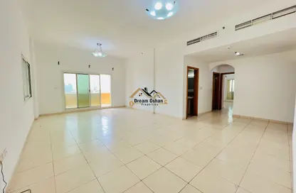 Apartment - 3 Bedrooms - 3 Bathrooms for rent in Hessa Homes Building - Oud Metha - Bur Dubai - Dubai