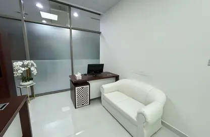 Office Space - Studio - 1 Bathroom for rent in Red Avenue - Al Garhoud - Dubai