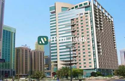 Apartment - 2 Bedrooms - 3 Bathrooms for rent in Golden Falcon Tower - Hamdan Street - Abu Dhabi