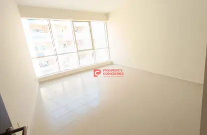 شقة - غرفة نوم - 1 حمام للايجار في مباني الحدائق - الحدائق - دبي