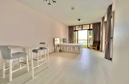 Apartment - Studio - 1 Bathroom for rent in Palm Views East - Palm Views - Palm Jumeirah - Dubai