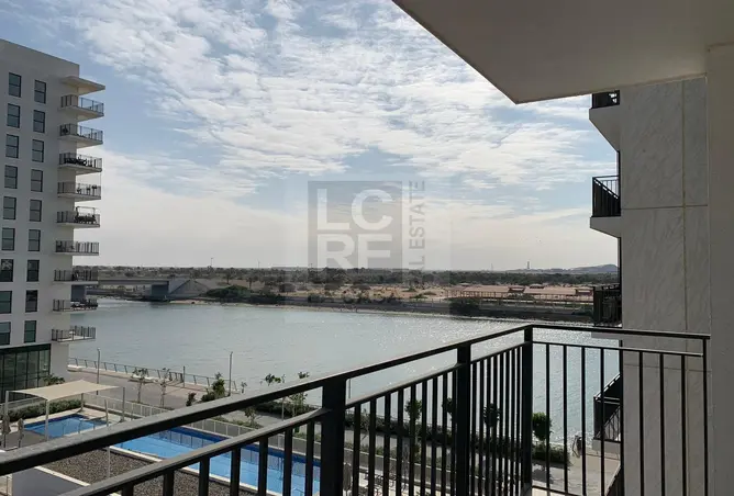 Apartment - 2 Bedrooms - 2 Bathrooms for sale in Waters Edge - Yas Island - Abu Dhabi
