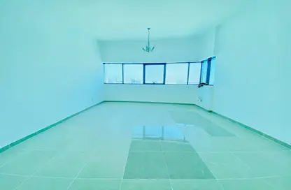 Apartment - 1 Bedroom - 2 Bathrooms for rent in Al Mamzar - Al Mamzar - Sharjah - Sharjah