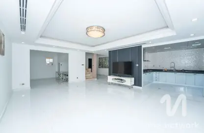 Villa - 3 Bedrooms - 3 Bathrooms for rent in Springs 11 - The Springs - Dubai