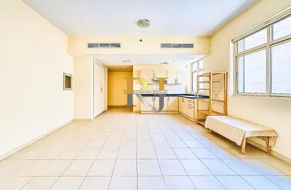 Apartment - 1 Bathroom for rent in Mankhool Building - Mankhool - Bur Dubai - Dubai