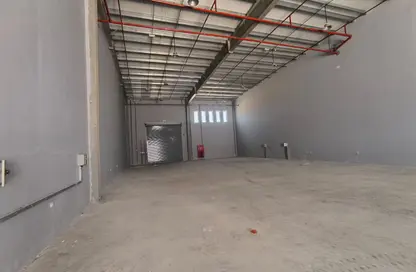 Warehouse - Studio - 1 Bathroom for rent in Umm Al Thuoob - Umm Al Quwain