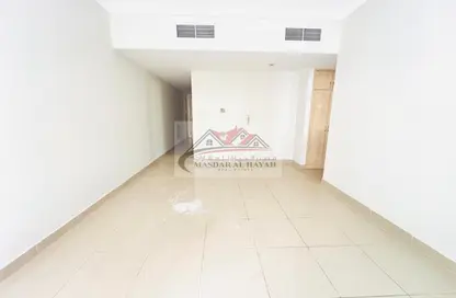 Apartment - 1 Bedroom - 2 Bathrooms for rent in Muwaileh 29 Building - Muwaileh - Sharjah