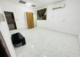 صورةغرفة فارغة لـ: Studio - 1 حمام للكراء في شارع الوحدة - الوحدة - أبوظبي, صورة 1