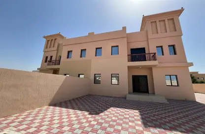 Duplex - 3 Bedrooms - 4 Bathrooms for rent in Seih Al Burairat - Ras Al Khaimah