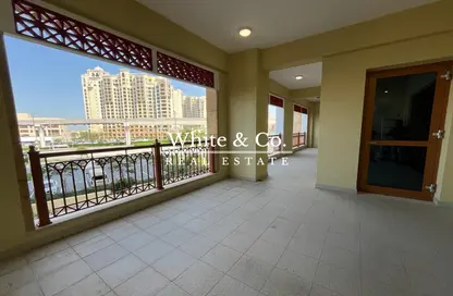 Terrace image for: Apartment - 2 Bedrooms - 4 Bathrooms for rent in Marina Residences 3 - Marina Residences - Palm Jumeirah - Dubai, Image 1