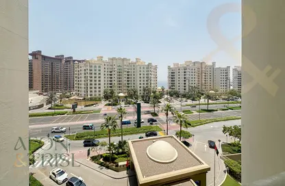 Apartment - 2 Bedrooms - 4 Bathrooms for rent in Al Habool - Shoreline Apartments - Palm Jumeirah - Dubai