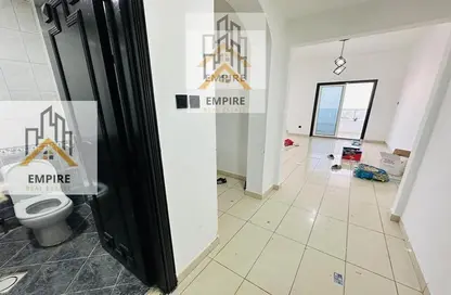 شقة - غرفة نوم - 2 حمامات للايجار في برج الملكة - القصباء - الشارقة