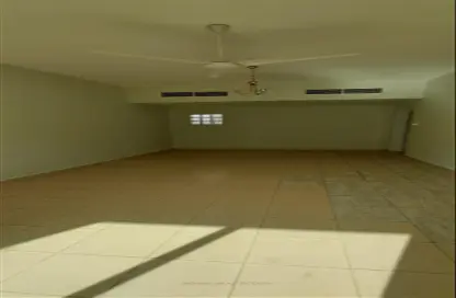 Apartment - 2 Bedrooms - 2 Bathrooms for rent in Al Muteena - Deira - Dubai