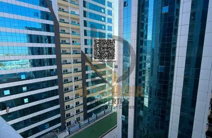 شقة - غرفة نوم - 2 حمامات للبيع في أورينت تاور 1 - أورينت تاور - البستان - عجمان