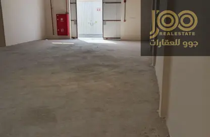 مستودع - استوديو - 1 حمام للايجار في أم الثعوب - أم القيوين