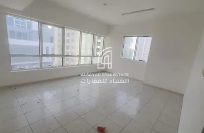 Apartment - 3 Bedrooms - 4 Bathrooms for rent in Al Taawoon Tower 1 - Al Taawoon Towers - Al Khan - Sharjah