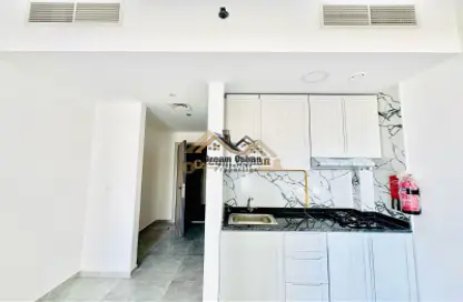 Apartment - Studio - 1 Bathroom for rent in Al Warsan 4 - Al Warsan - Dubai