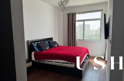 Apartment - 2 Bedrooms - 2 Bathrooms for sale in Mazaya 22 - Queue Point - Dubai Land - Dubai