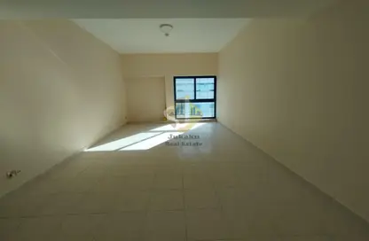 Empty Room image for: Apartment - 1 Bedroom - 2 Bathrooms for rent in Al Riqqa - Deira - Dubai, Image 1