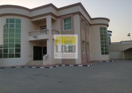 Villa - 5 bedrooms - 7 bathrooms for rent in Al Markhaniya - Al Ain