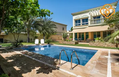 صورة لـ حوض سباحة فيلا - 2 غرف نوم - 4 حمامات للايجار في 9H حي - مثلث قرية الجميرا - دبي ، صورة رقم 1