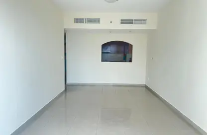 Apartment - 2 Bedrooms - 3 Bathrooms for rent in Lake Point Tower - JLT Cluster N - Jumeirah Lake Towers - Dubai