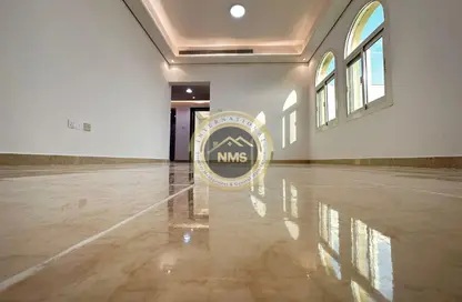 شقة - غرفة نوم - 1 حمام للايجار في شارع المطار - أبوظبي