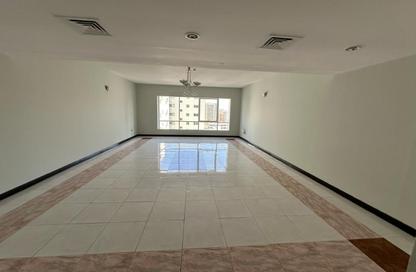 Apartment - 4 Bedrooms - 4 Bathrooms for rent in Al Majaz 1 - Al Majaz - Sharjah
